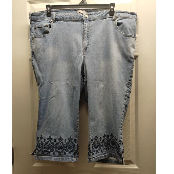 Woman Within Plus size 24W Petite Capri Light Wash Embroidered Blue Jeans - Picture 1 of 7